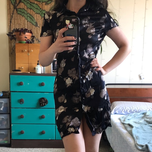 Dresses & Skirts - Satin / silk black floral dress